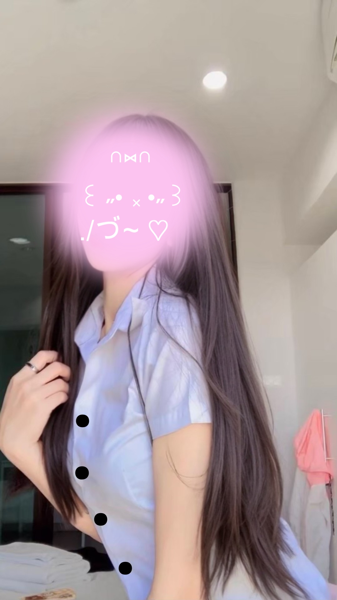 น้องน้ำฝนนักศึกษาเดือนร้อนเงิน มาหาเงินจ่ายค่าเทอม ( คิวทองมากรีบจองก่อนเต็มนะคะ )